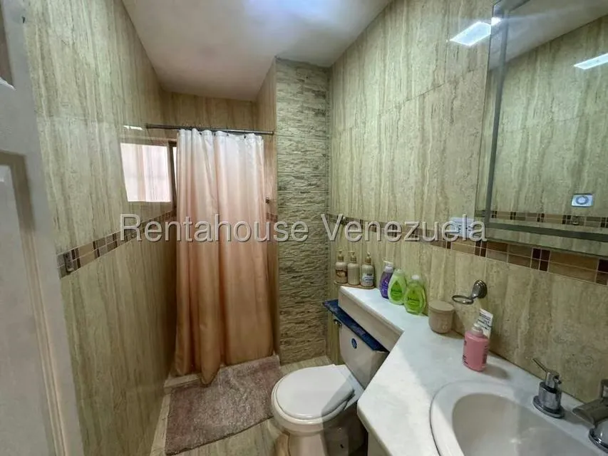 Apartamento (1 Nivel) en Venta en El Valle, Distrito Metropolitano - 13