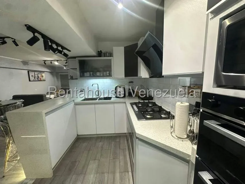 Apartamento (1 Nivel) en Venta en El Valle, Distrito Metropolitano - 4