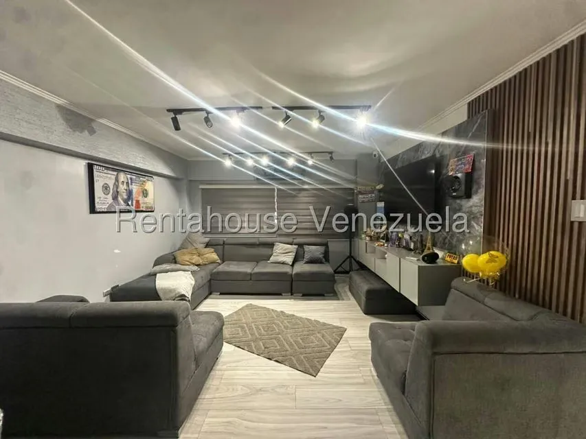 Apartamento (1 Nivel) en Venta en El Valle, Distrito Metropolitano - 6