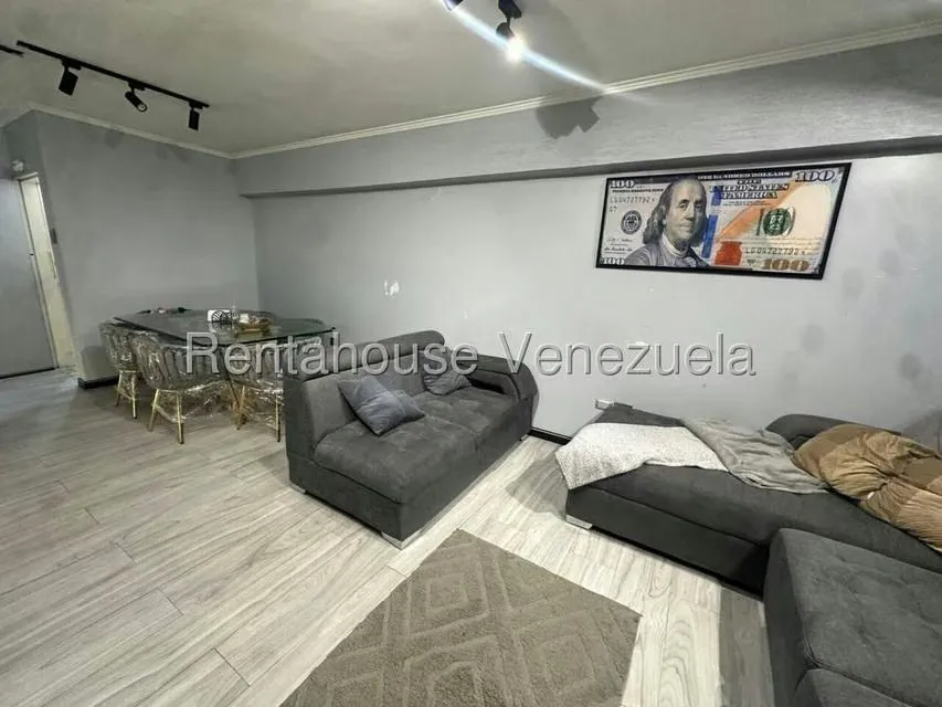 Apartamento (1 Nivel) en Venta en El Valle, Distrito Metropolitano - 9