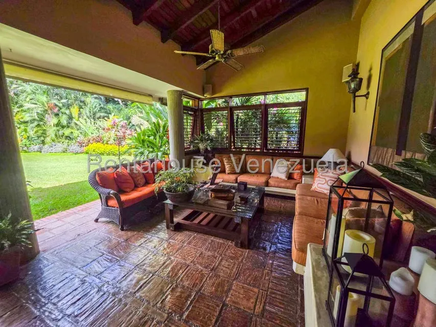 Casa (Multipes Niveles) en Venta en Cerro Verde, Distrito Metropolitano - 25