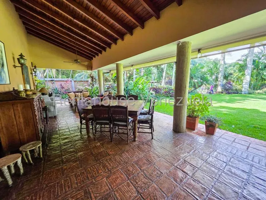 Casa (Multipes Niveles) en Venta en Cerro Verde, Distrito Metropolitano - 26