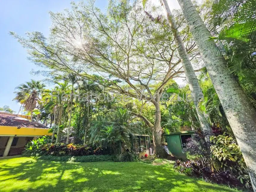 Casa (Multipes Niveles) en Venta en Cerro Verde, Distrito Metropolitano - 32