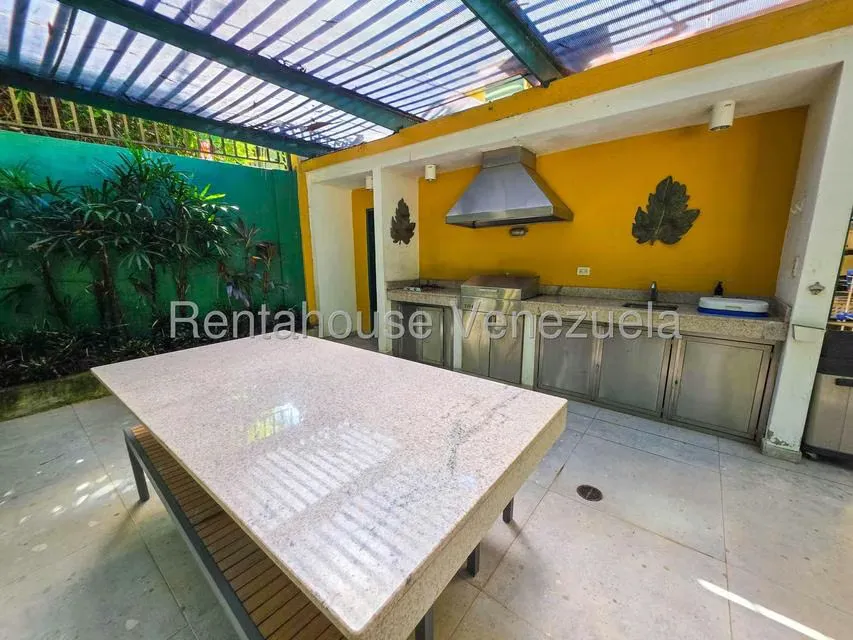 Casa (Multipes Niveles) en Venta en Cerro Verde, Distrito Metropolitano - 37