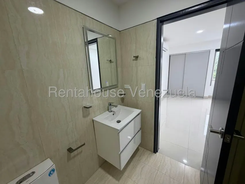 Apartamento (1 Nivel) en Venta en Los Samanes, Distrito Metropolitano - 27