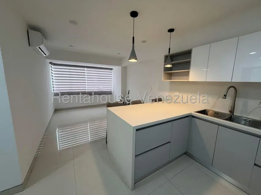Apartamento (1 Nivel) en Venta en Los Samanes, Distrito Metropolitano - 4