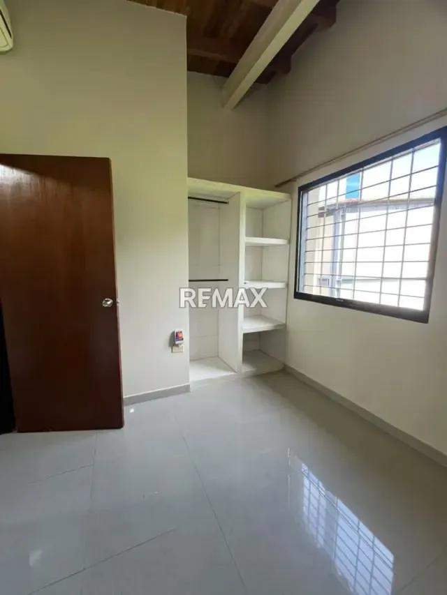 EN VENTA Apartamento CONJUNTO RESIDENCIAL San Juan Bautista III en la AV La machir - 5