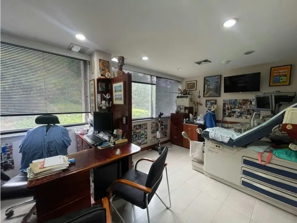 Se vende consultorio medico 68m2 Santa Sofía 4947 - 5