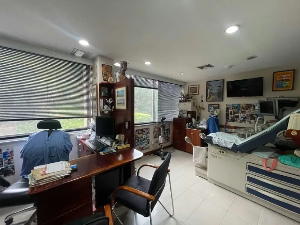 Se vende consultorio medico 68m2 Santa Sofía 4947 - 6