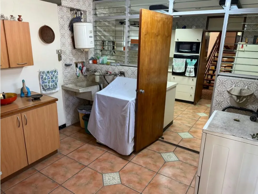 En venta casa 230m San Bernardino.Municipio Libertador.Caracas - 13