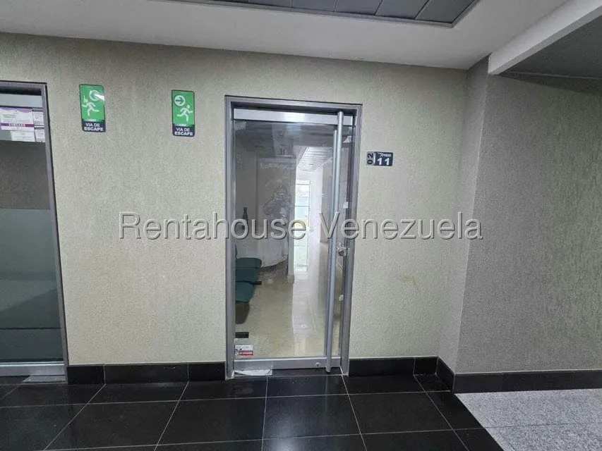 Local Comercial en Alquiler en Macaracuay, Distrito Metropolitano - 3