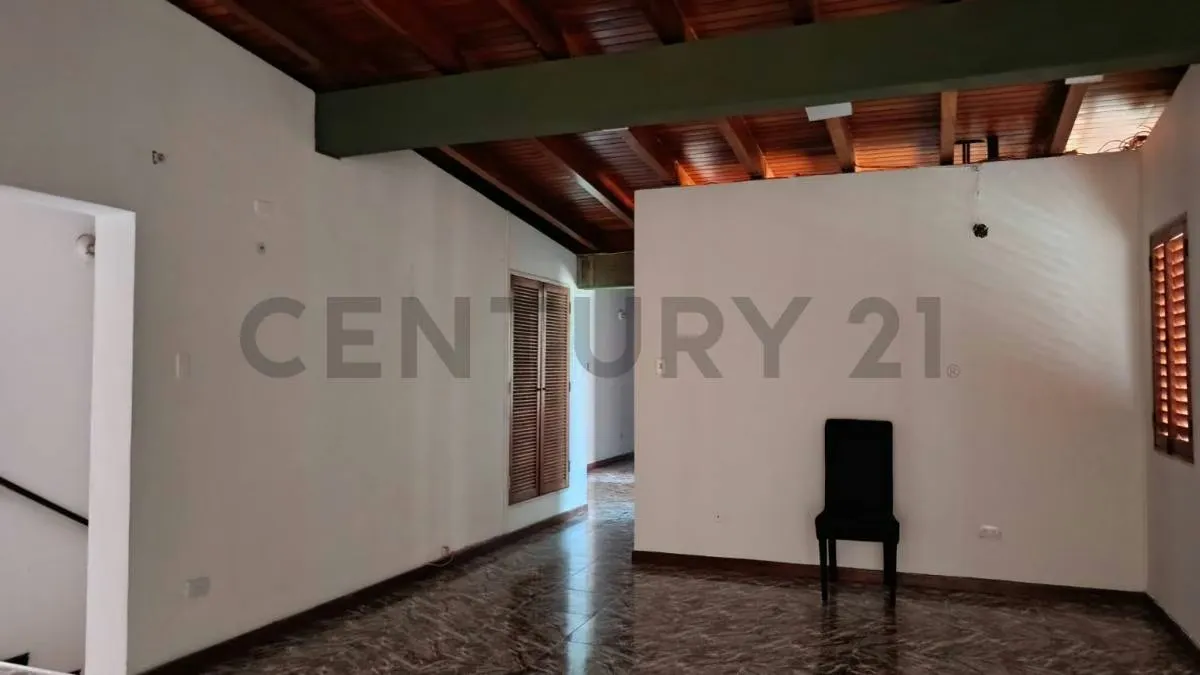 CASA ALQUILER - URB. SEBUCAN - MUN. SUCRE - 4