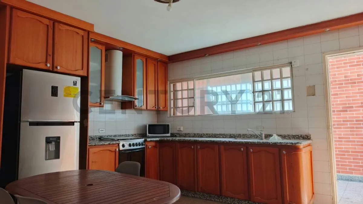 CASA ALQUILER - URB. SEBUCAN - MUN. SUCRE - 5