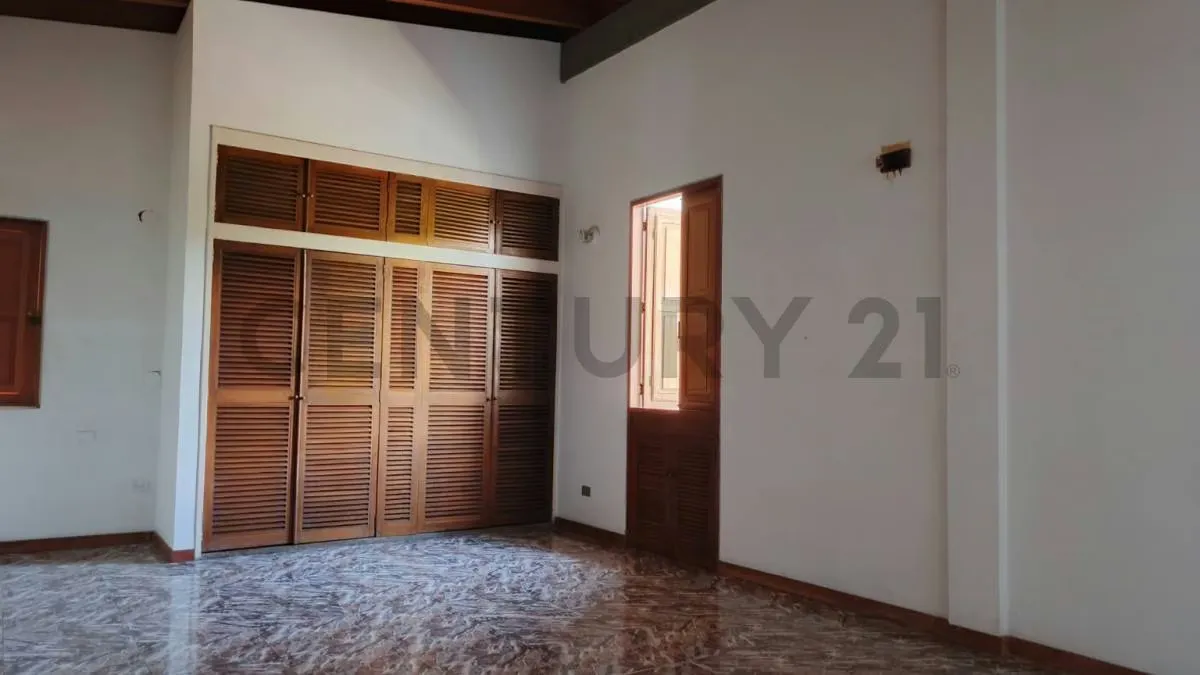 CASA ALQUILER - URB. SEBUCAN - MUN. SUCRE - 6