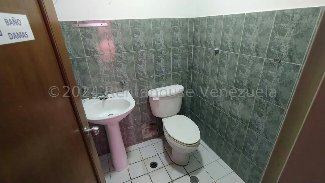 Oficina en Alquiler en Zona Este, Lara - 19