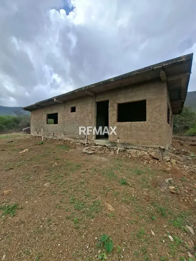 EN VENTA TERRENO CON BIENECHURIA EN SAN JUAN BAUTISTA