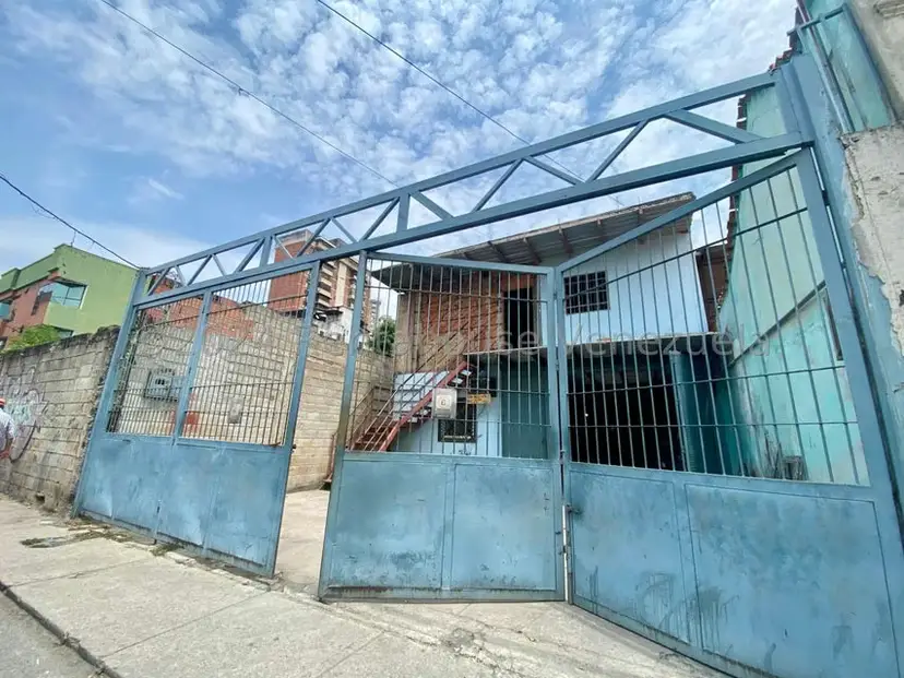Comercial (Galpon - Deposito) en Venta en Zona Centro, Aragua