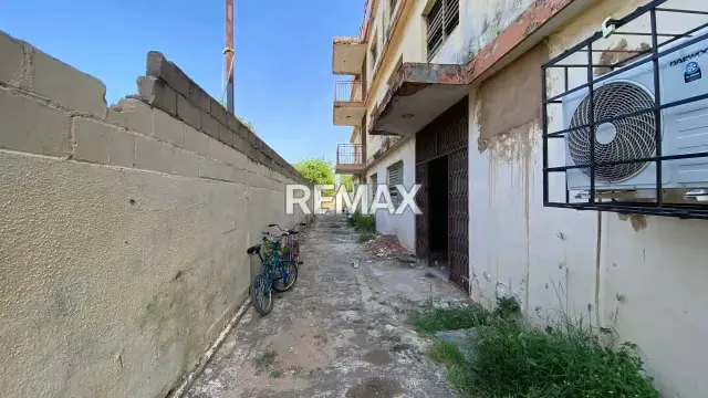 VENTA DE EDIFICIO PARA REMODELAR CON LOCAL COMERCIAL ZON OESTE - 12