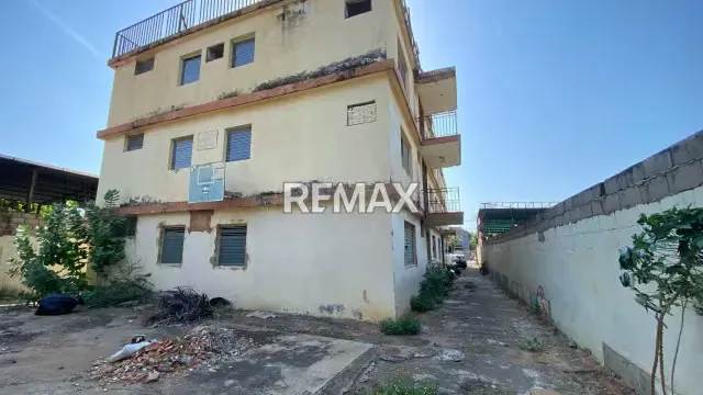 VENTA DE EDIFICIO PARA REMODELAR CON LOCAL COMERCIAL ZON OESTE - 10