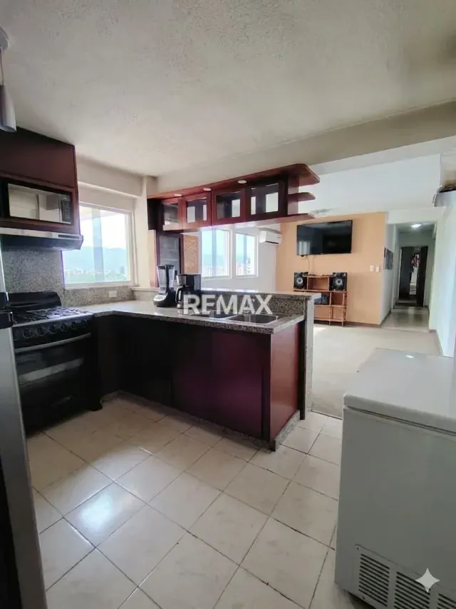 Apartamento en Paraparal Av. Principal Res. San Judas Tadeo - 3