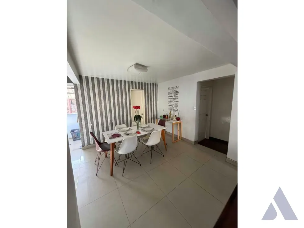 Vendo apartamento en calle cerrada 137m2 La Urbina 7042 - 3