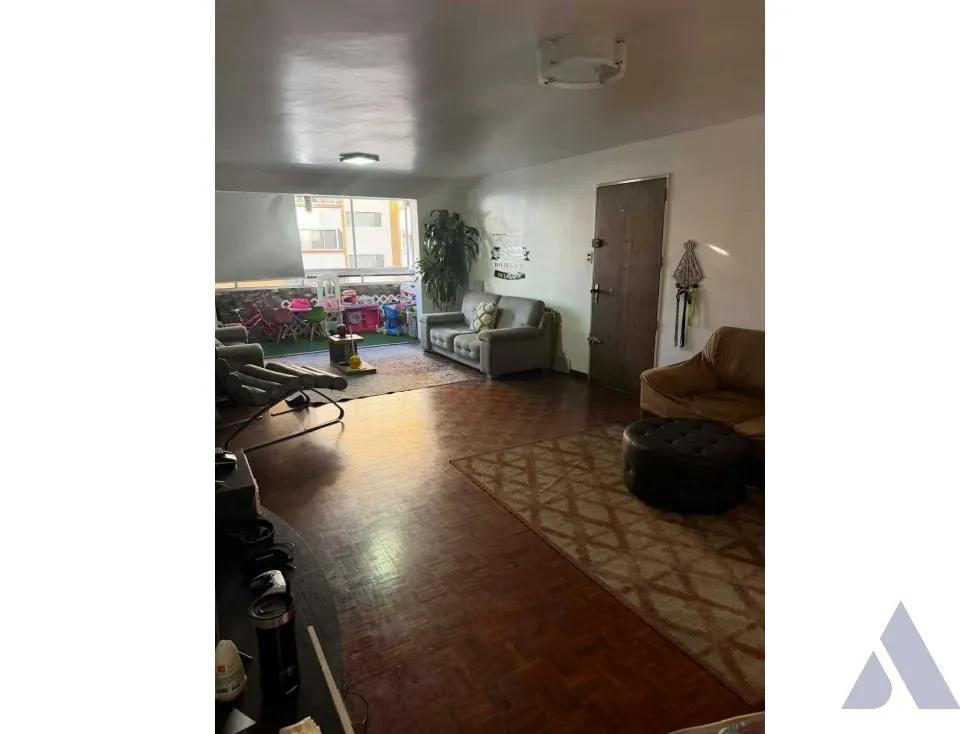 Vendo apartamento en calle cerrada 137m2 La Urbina 7042 - 5