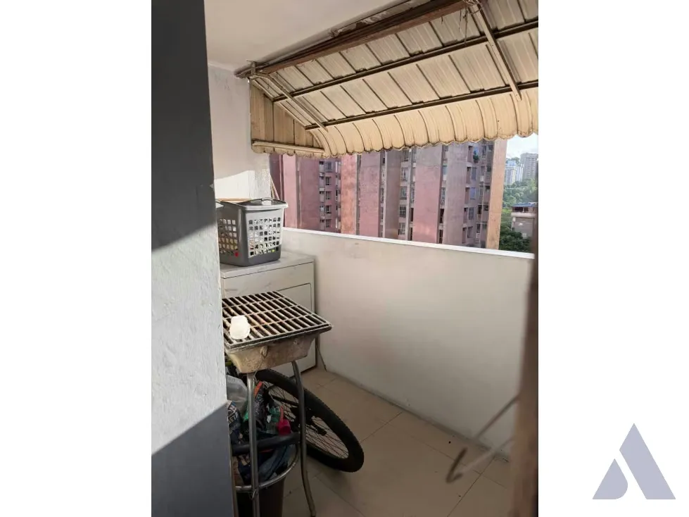 Vendo apartamento en calle cerrada 137m2 La Urbina 7042 - 6