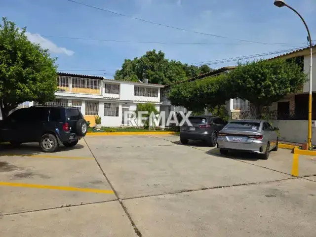 TOWNHOUSE EN ALQUILER EN VILLA COLONIA, LA LIMPIA, ZONA OESTE