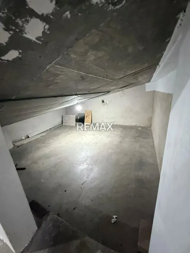 LOCAL EN ALQUILER Ubicado a una cuadra del Centro Cívico, en la Torre Sofitasa. - 6