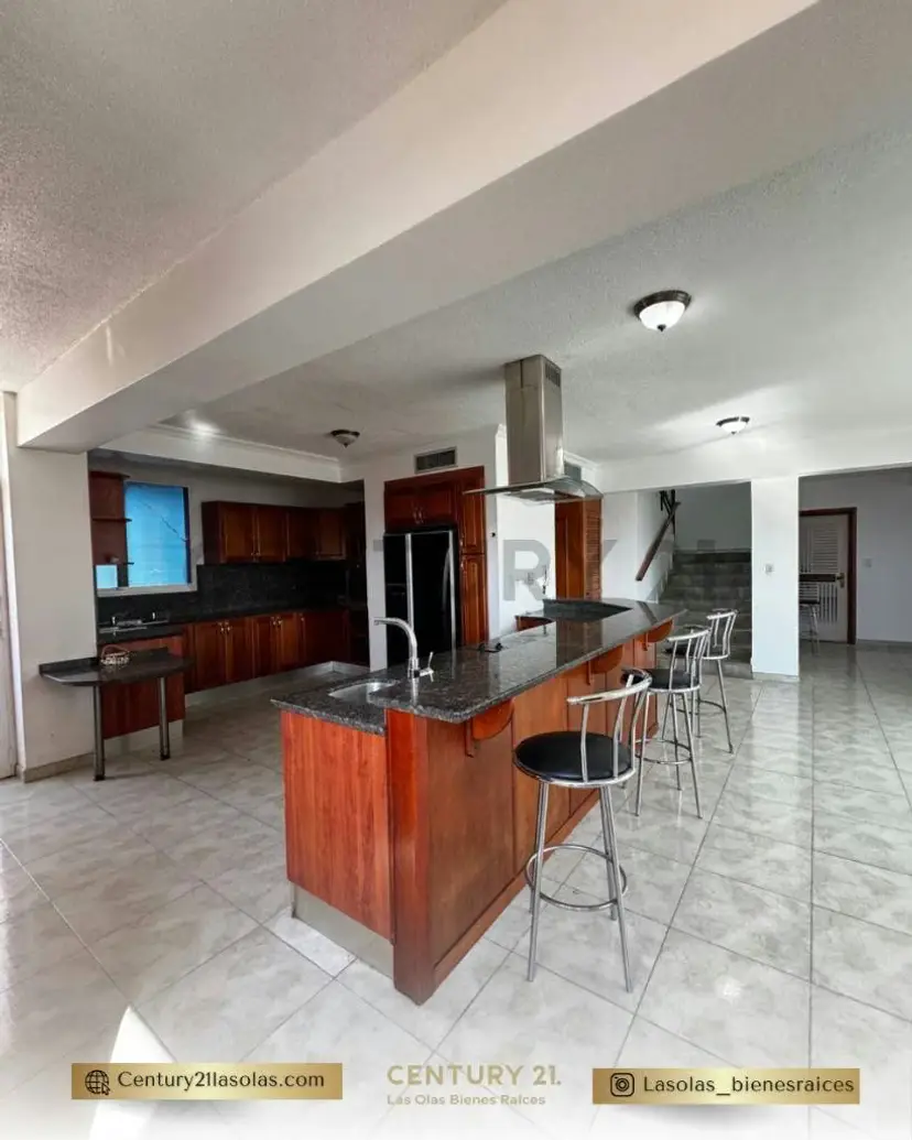 Apartamento en el Conjunto Residencial Kathyuska, Avenida bolívar Lechería