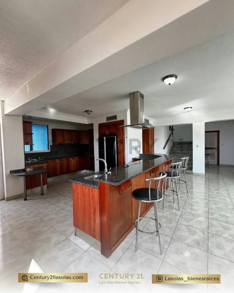 Apartamento en el Conjunto Residencial Kathyuska, Avenida bolívar Lechería