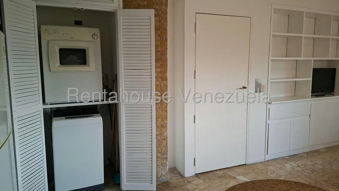Apartamento (1 Nivel) en Alquiler en El Rosal, Distrito Metropolitano - 11