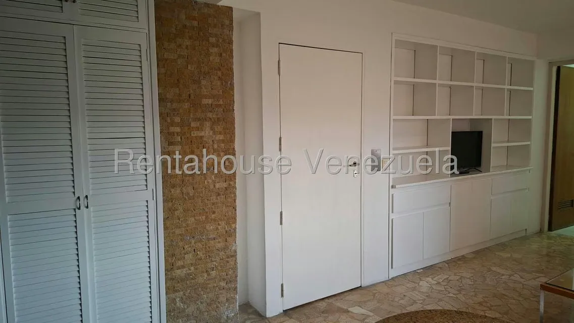 Apartamento (1 Nivel) en Alquiler en El Rosal, Distrito Metropolitano - 12