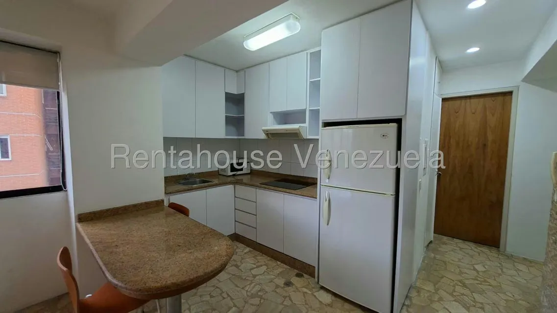 Apartamento (1 Nivel) en Alquiler en El Rosal, Distrito Metropolitano - 13