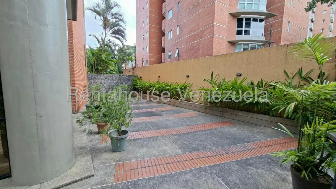 Apartamento (1 Nivel) en Alquiler en El Rosal, Distrito Metropolitano - 18