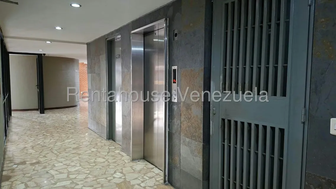 Apartamento (1 Nivel) en Alquiler en El Rosal, Distrito Metropolitano - 8