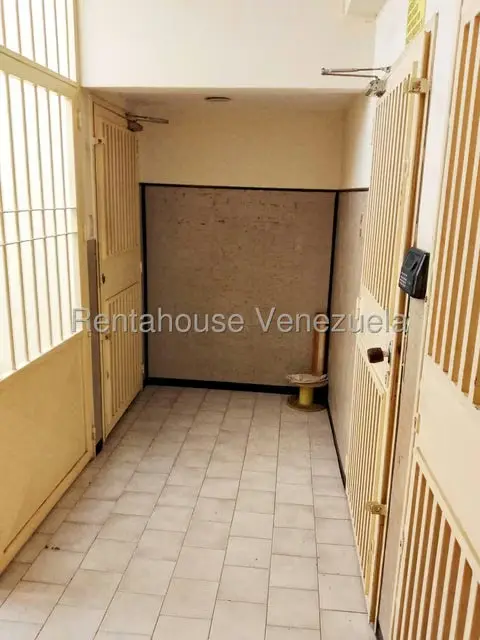 Comercial (Edificio) en Venta en Guarenas, Miranda - 16