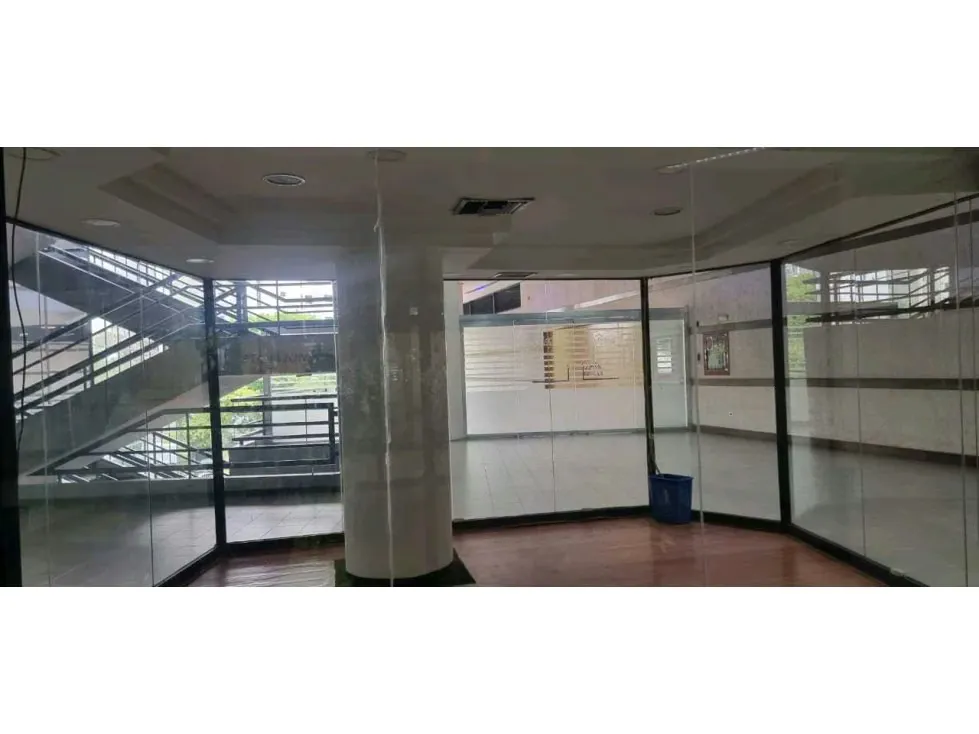 Alquilo local comercial 129m2 Centro Comercial Terrazas del Ávila 7819 - 3