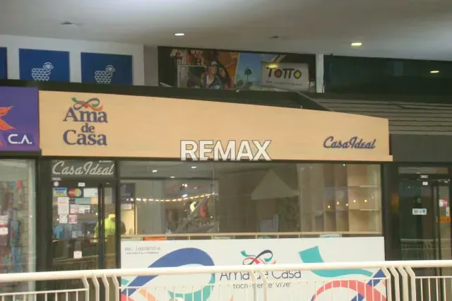 En Venta Local Comercial en C. C. Lago Mall, Maracaibo - 2