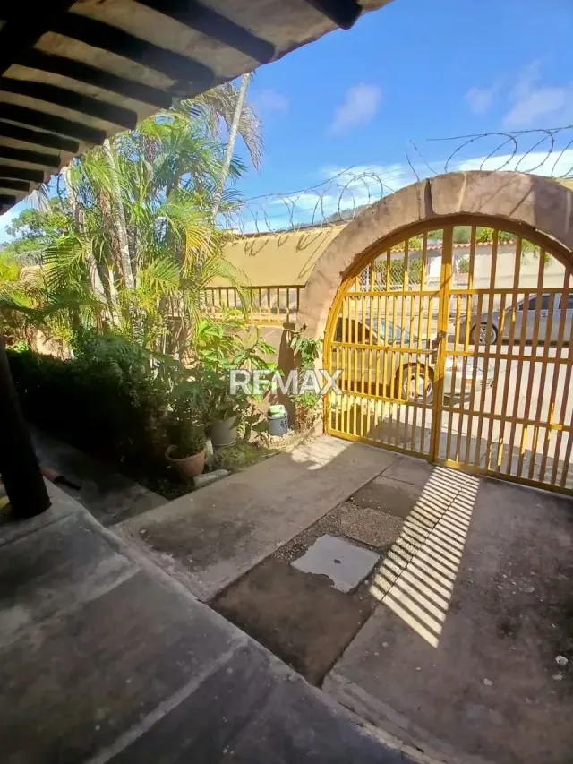 Casa tipo posada en venta en Nuevo Mundo - Los Robles - Isla de Margarita - 2