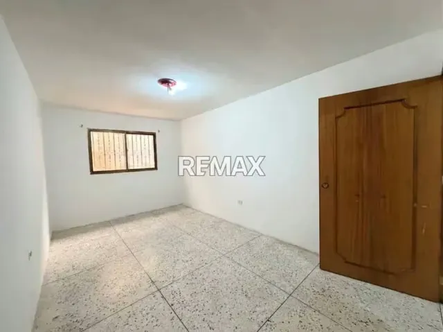 ALQUILER DE CASA EN PROPIEDAD HORIZONTAL PARA USO COMERCIAL NIVEL CALLE - 3
