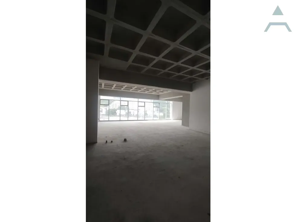 Se alquila Oficina 140m² Las Mercedes - 2