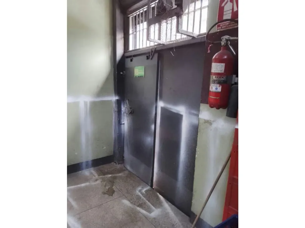 Vendo local comercial 121m2 La Pastora 8592 - 17