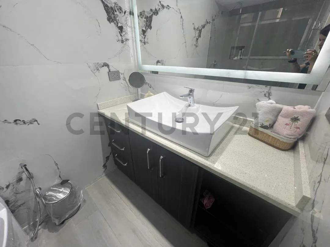 En Venta Lindo Apartamento en Res. Parque Prado. Prados del Este - 20