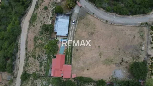 En Venta Exclusiva Casa Granja con Vista Panorámica y Servicios Continuos – Vía Río Claro (Km 14) - 2