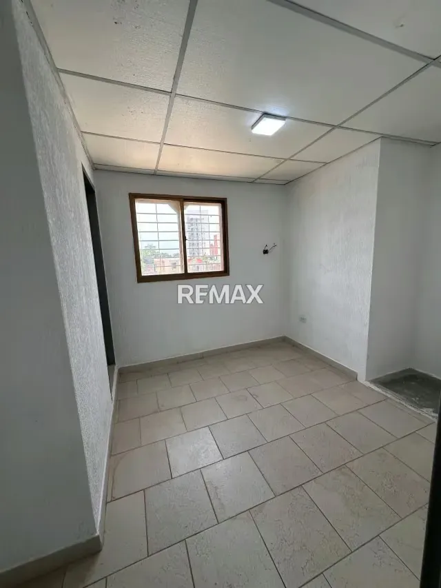 Alquila un piso completo con metraje 265 mts aproximadamente para oficinas el cual posee - 5