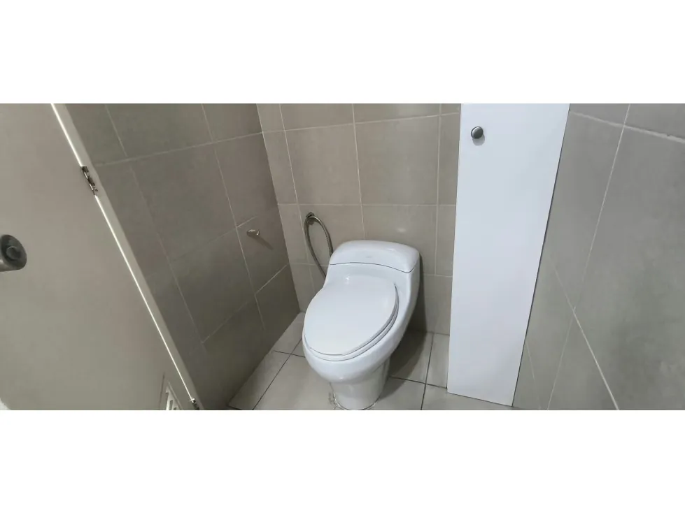 ALQUILER DE OFICINA EN SABANA GRANDE, AMOBLADA, 50 M2, 1 BAÑO - 14