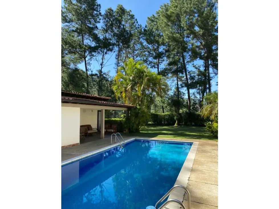 Casa en venta Cerro Verde 2167mt2 1.7 m - 6