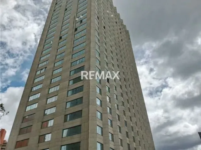 En Venta Amplia Oficina en la icónica Torre Humboldt - 2
