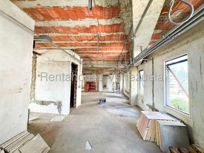 Oficina en Venta en Los Dos Caminos, Distrito Metropolitano - 26